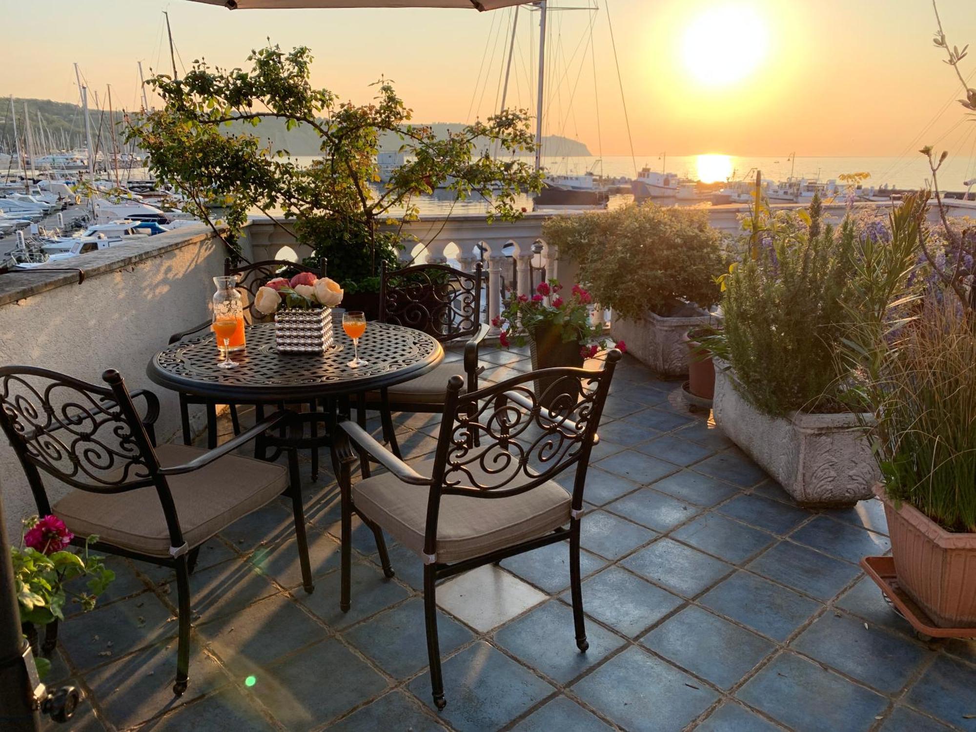 First Row To The Sea - Maremi Izola Apartment Terrace Exterior photo